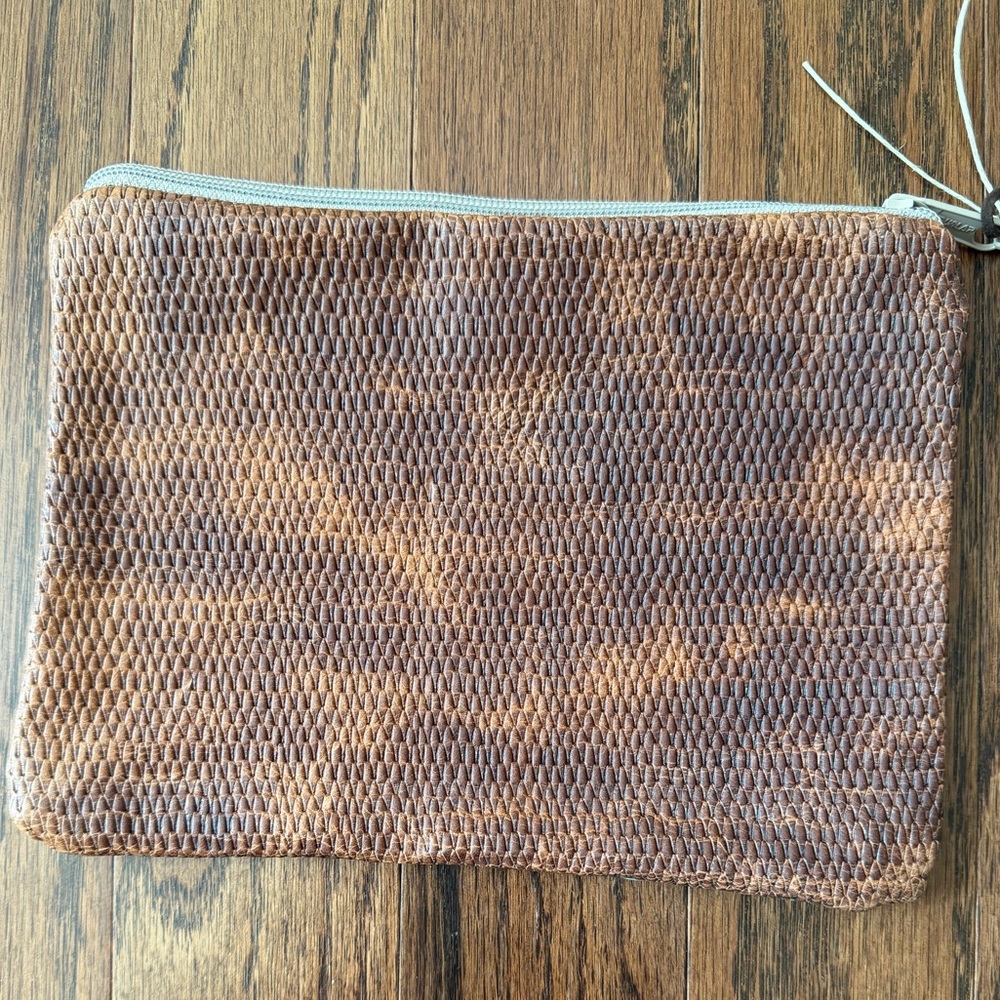 Keep It Gypsy Turquoise and Brown Croc-Embossed Zip Clutch Bag NWT - Picture 3 of 6